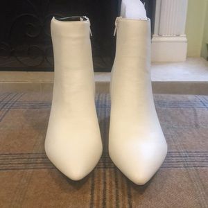 NWOT-White Ankle Boots